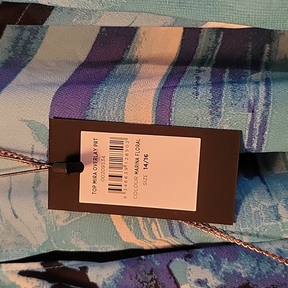 ARNA YORK COLLECTION TOP - Picture 7 of 7